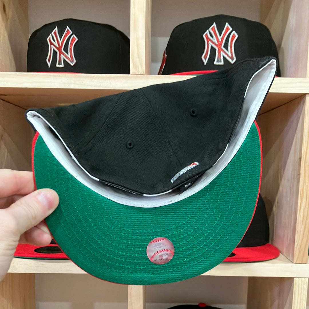 New York Yankees 1999 World Series Black/Front Door Red 59Fifty New Era Hat