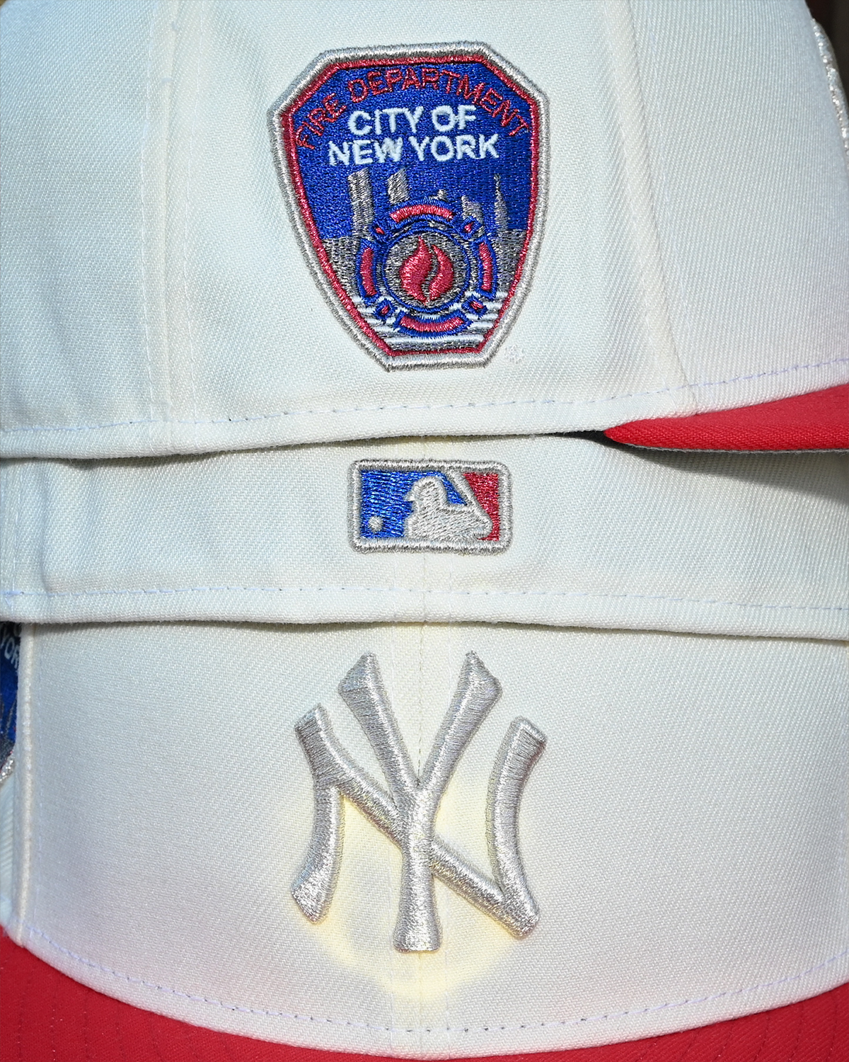 New York Yankees Fire Department City Of New York Chrome White/Scarlet 59Fifty New Era