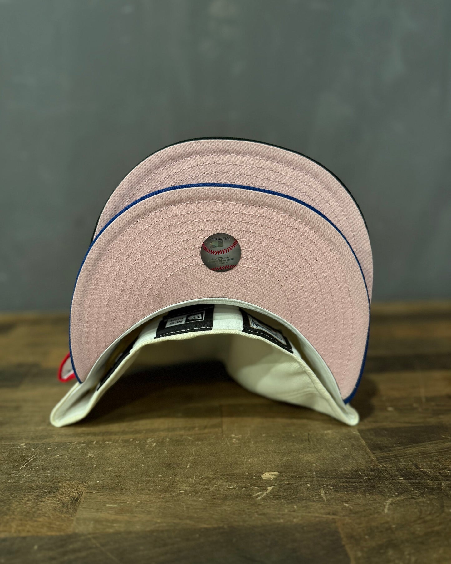 Pink under visor detail on the Frosty Preme 2 Pack fitted hats