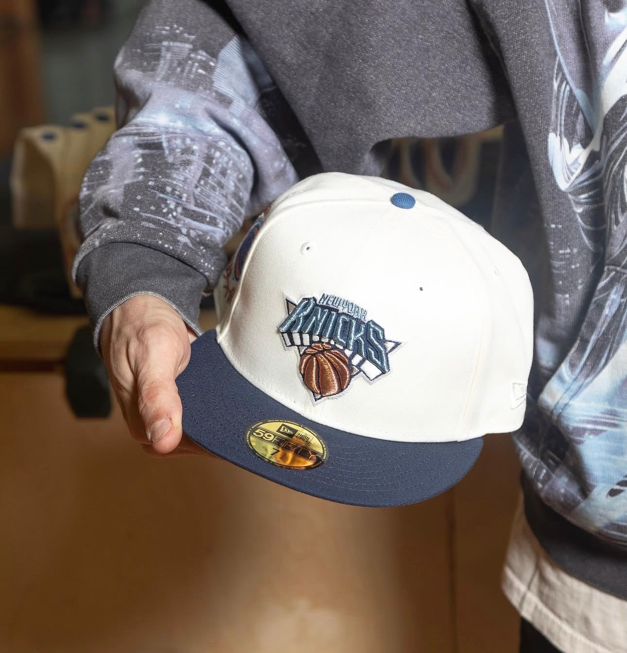 PRE-ORDER! New York Knicks Wreath Logo Chrome White/Navy 59Fifty New Era