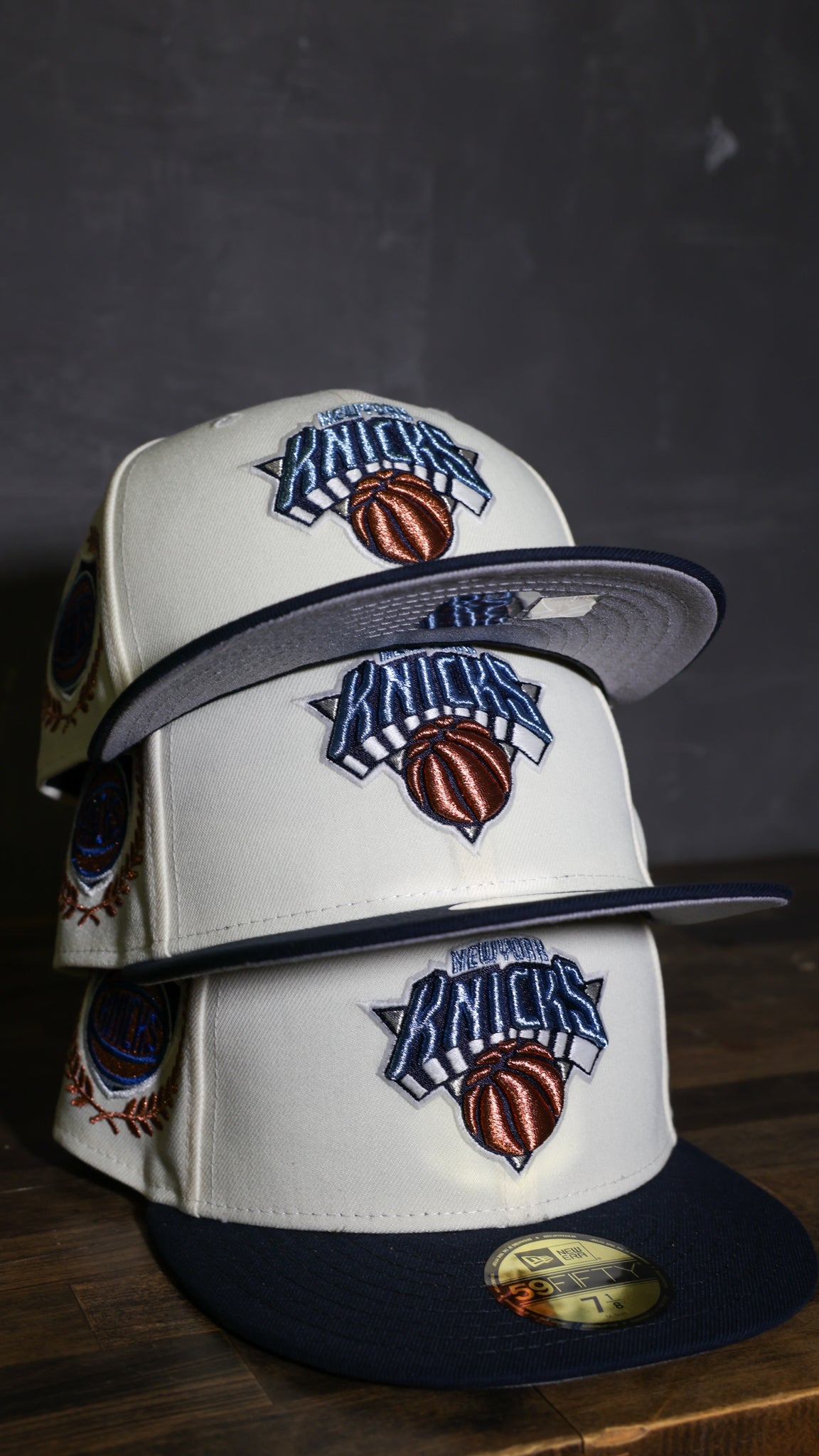 PRE-ORDER! New York Knicks Wreath Logo Chrome White/Navy 59Fifty New Era
