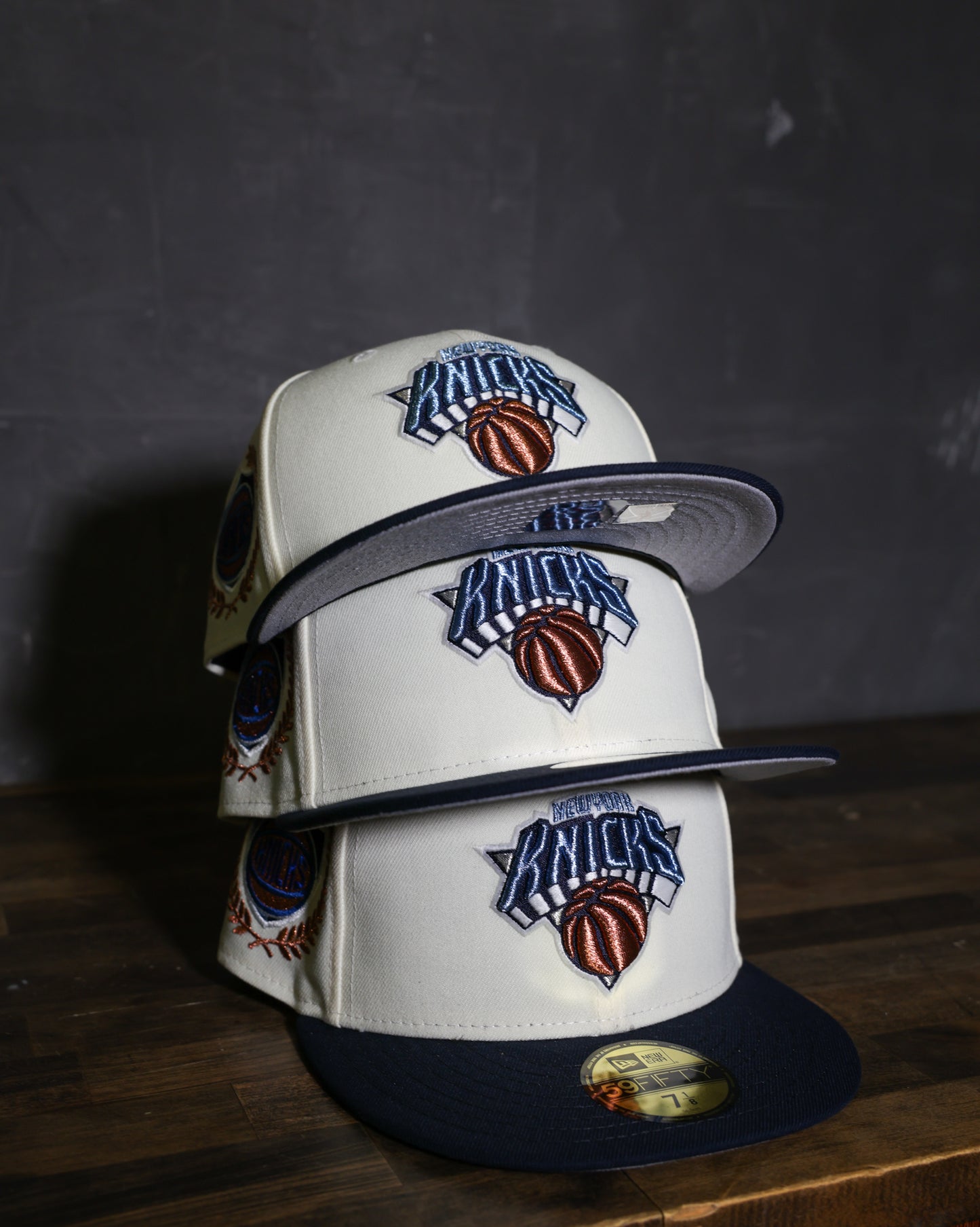 PRE-ORDER! New York Knicks Wreath Logo Chrome White/Navy 59Fifty New Era
